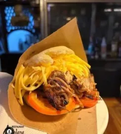 Bar y Restaurant La Catalana